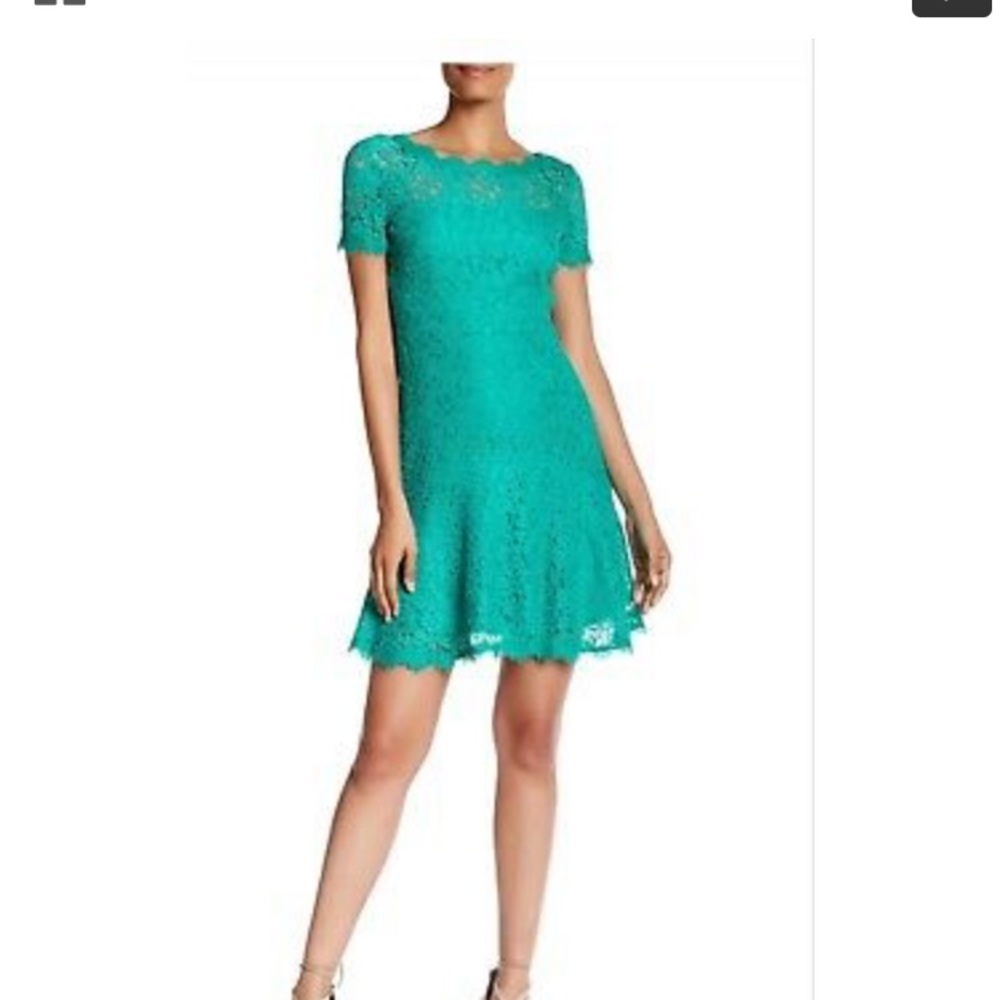 DVF NWT Green Lace Dress with V Back Sz 4